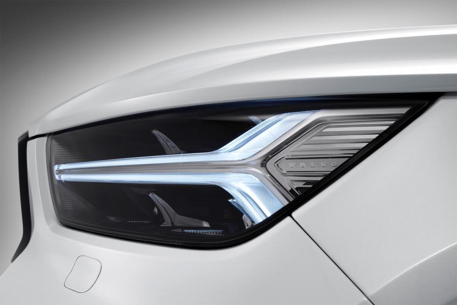 Детали экстерьера Volvo XC40 T5 R-Design 2017 года  (WW) (фото 15 из 68)